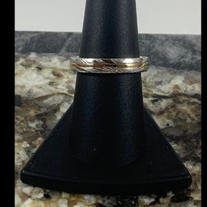 Size 8 ring wood effect w/ gold strip